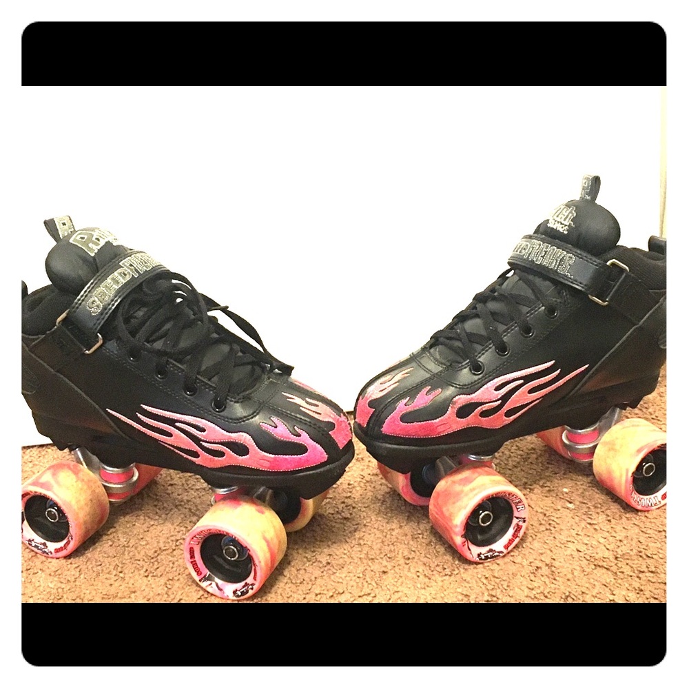 Rock flame pink roller skates